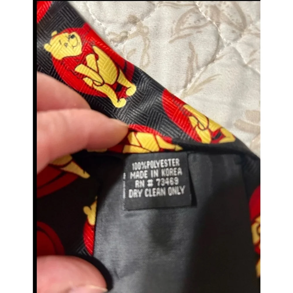 Disney Winnie the Pooh Men's Neck Tie Valentine's Day Love Hearts